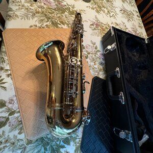 Selmer Aristocrat Alto Saxophone AS600 Gold with Black Case